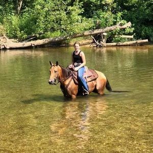 Meet your Posher, Alysa